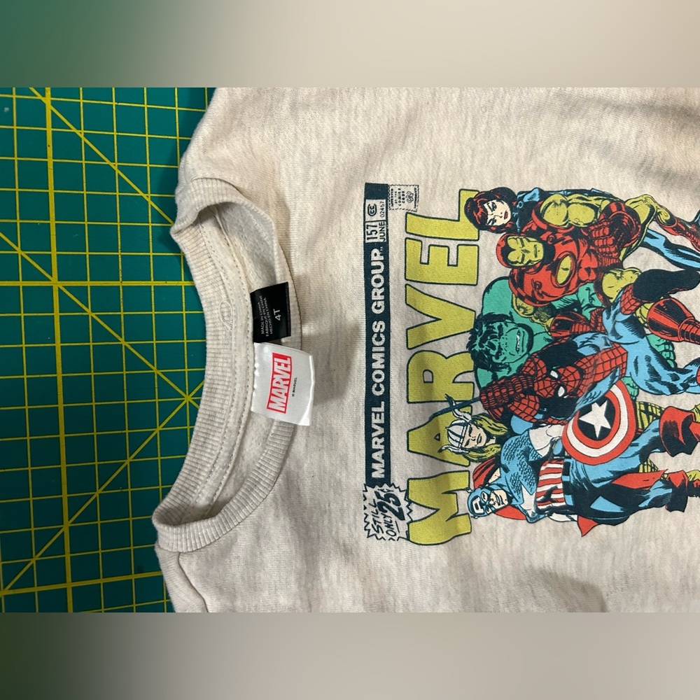 Superhero kids sweatshirt size 4T